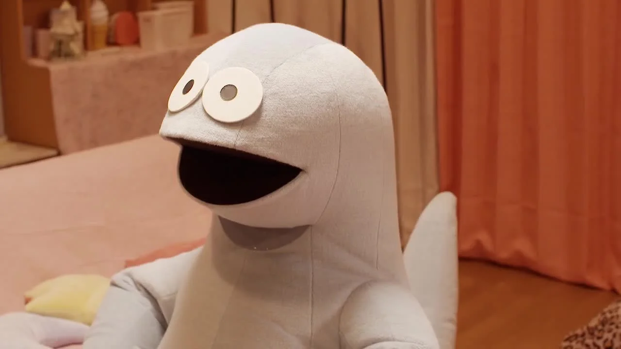 Гяру и динозавр