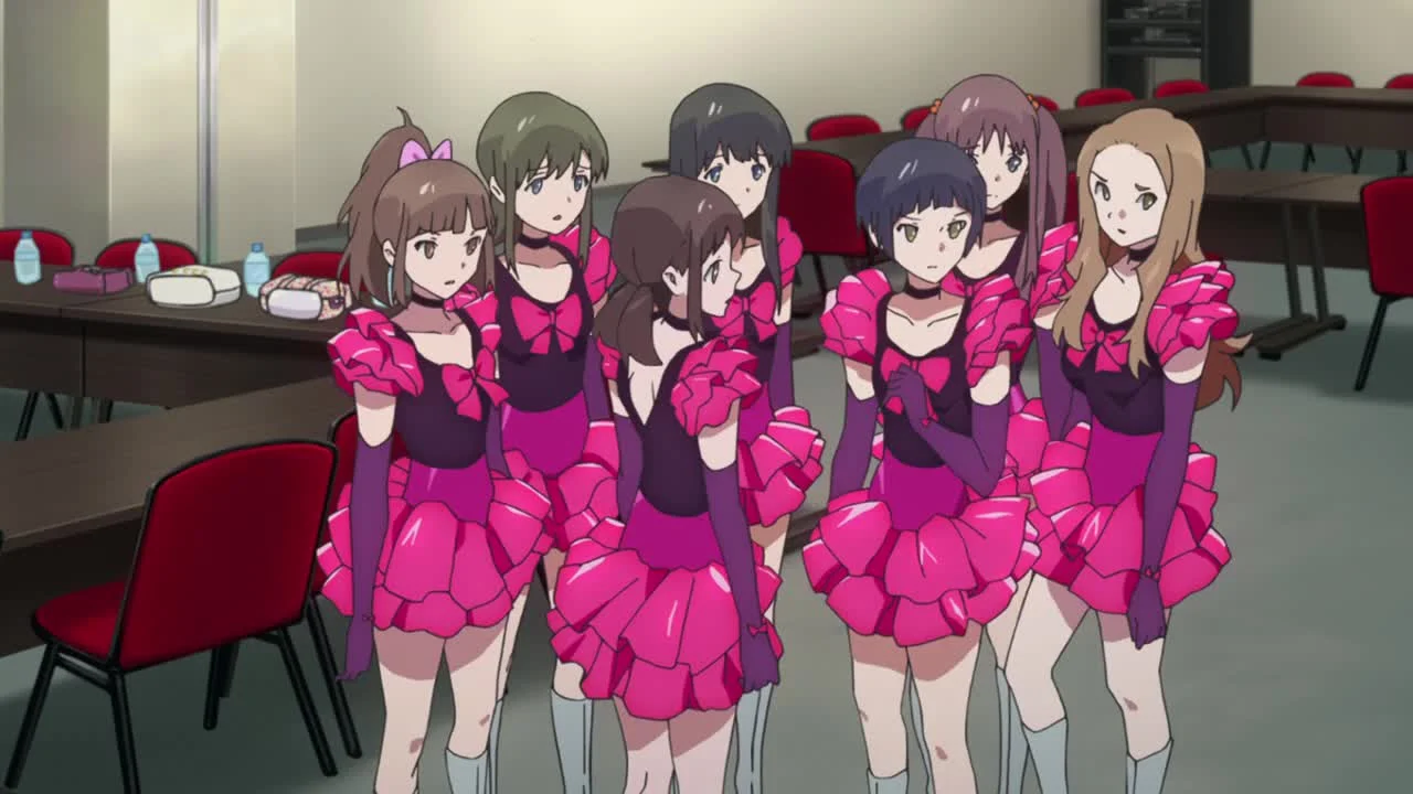 Проснитесь, девушки! Тень молодёжи